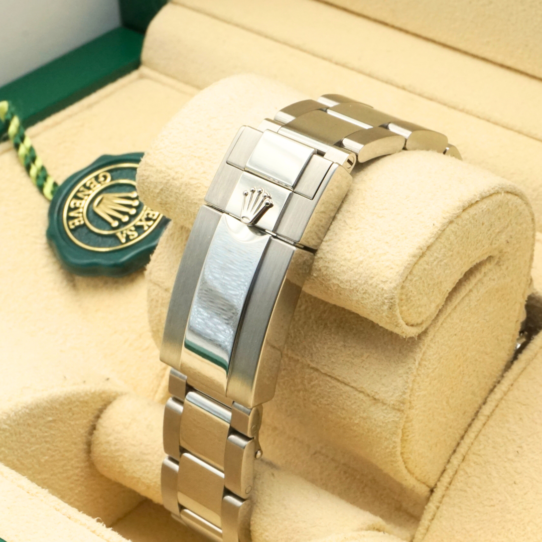 Rolex Cosmograph Daytona 126500LN White Dial Panda 2024