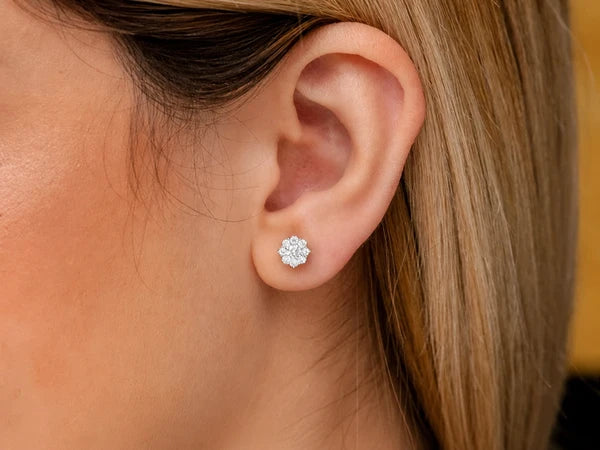 Erkals Jewellers Flower Stud Earrings 18K Gold 1.00ctw