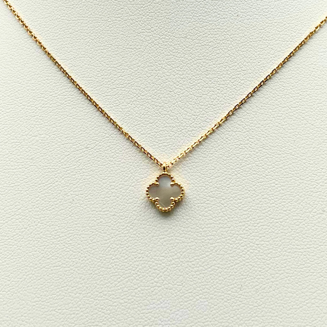 Van Cleef & Arpels Sweet Alhambra Pendant Mother-Of-Pearl 18K Yellow Gold