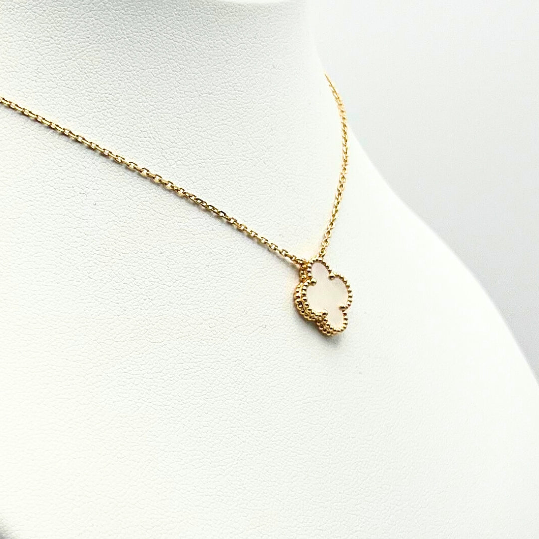 Van Cleef & Arpels Vintage Alhambra Pendant Mother-Of-Pearl 18K Yellow Gold