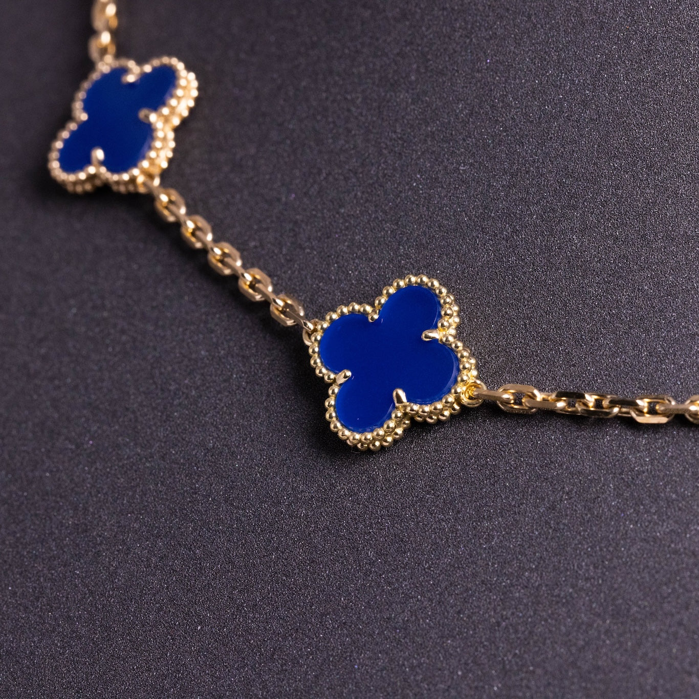 Van Cleef & Arpels Vintage Alhambra Necklace 10 Motifs Agate 18K Yellow Gold