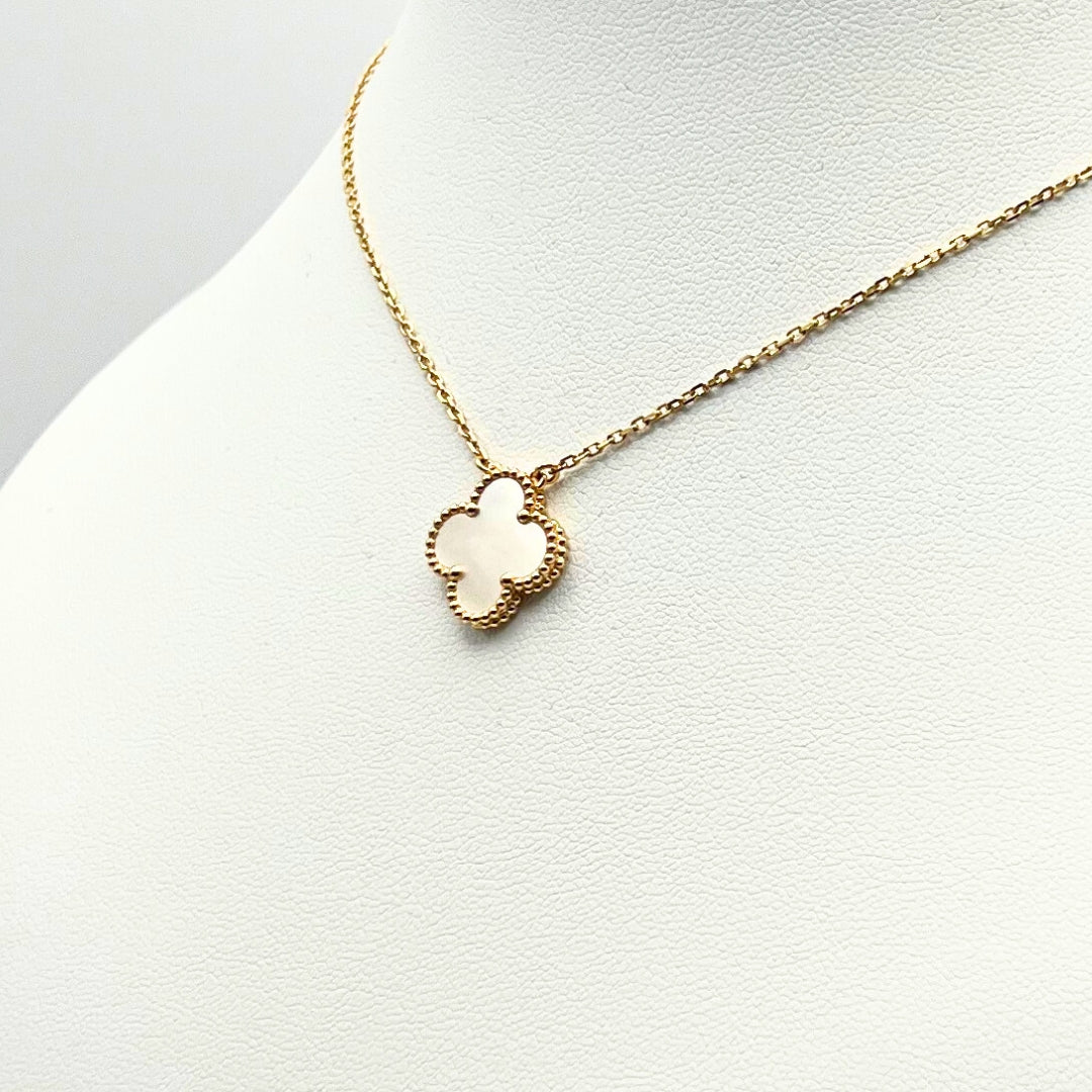 Van Cleef & Arpels Vintage Alhambra Pendant Mother-Of-Pearl 18K Yellow Gold