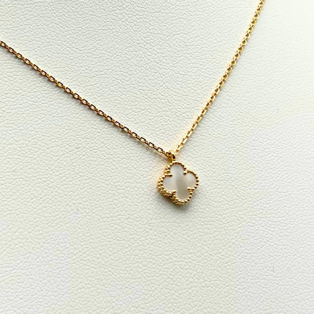 Van Cleef & Arpels Sweet Alhambra Pendant Mother-Of-Pearl 18K Yellow Gold