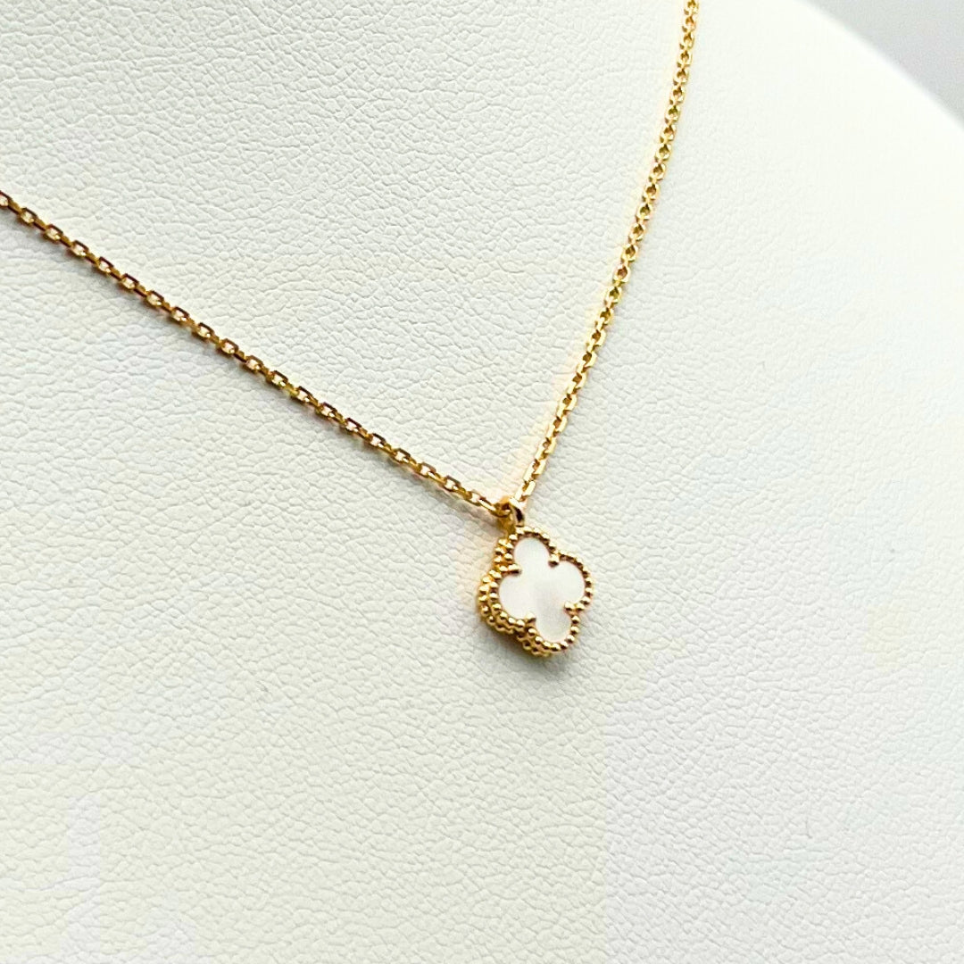 Van Cleef & Arpels Sweet Alhambra Pendant Mother-Of-Pearl 18K Yellow Gold