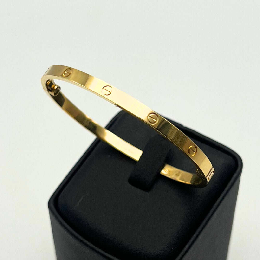 Brazalete Love Pequeño Oro Amarillo 18K