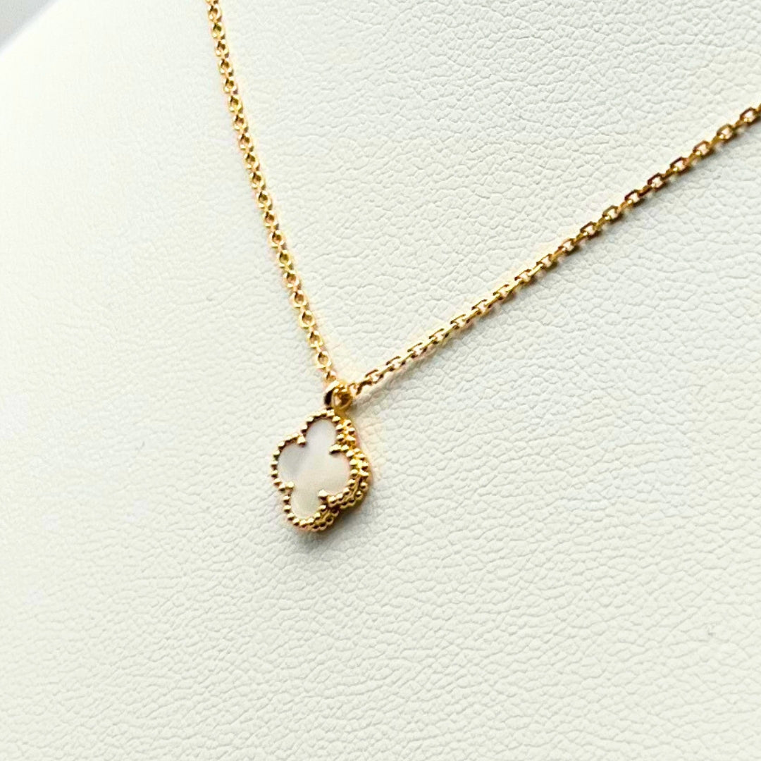 Van Cleef & Arpels Sweet Alhambra Pendant Mother-Of-Pearl 18K Yellow Gold