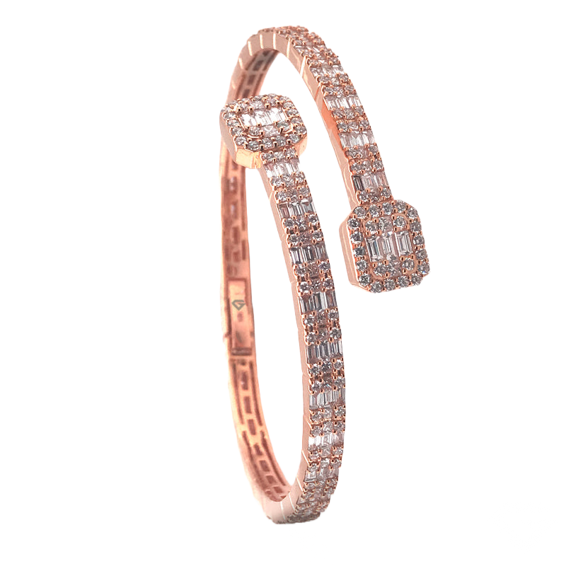 Bracelet jonc croisé en diamant baguette 9 carats serti de diamants 8,00 carats