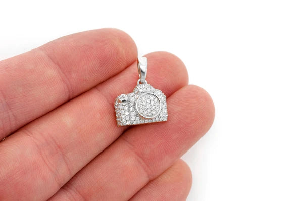 Pendentif caméra diamant 0,75 ct en or massif 14 carats