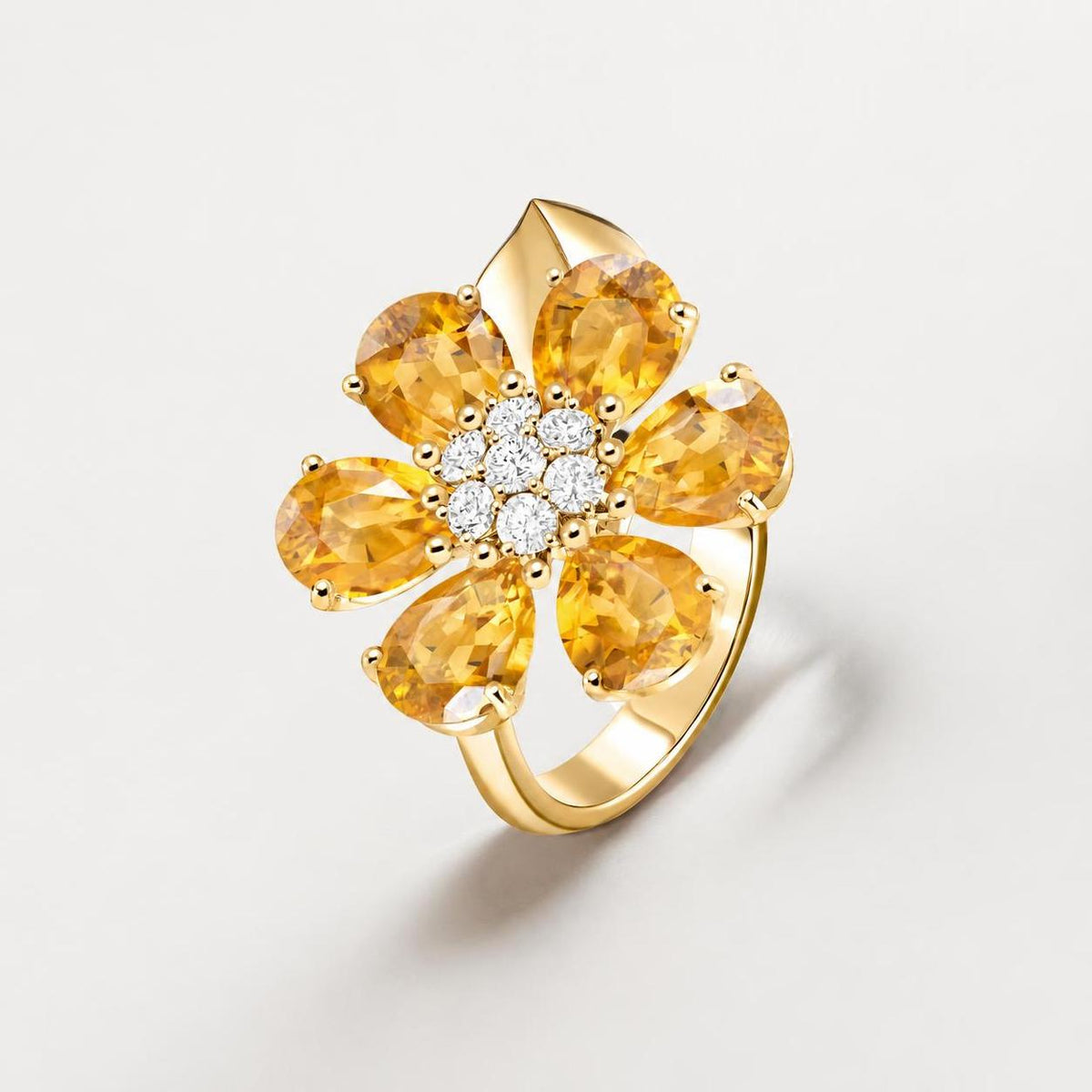 Van Cleef & Arpels Fleurs d'Hawaï Large Model Citrine Diamond Ring 18K Yellow Gold