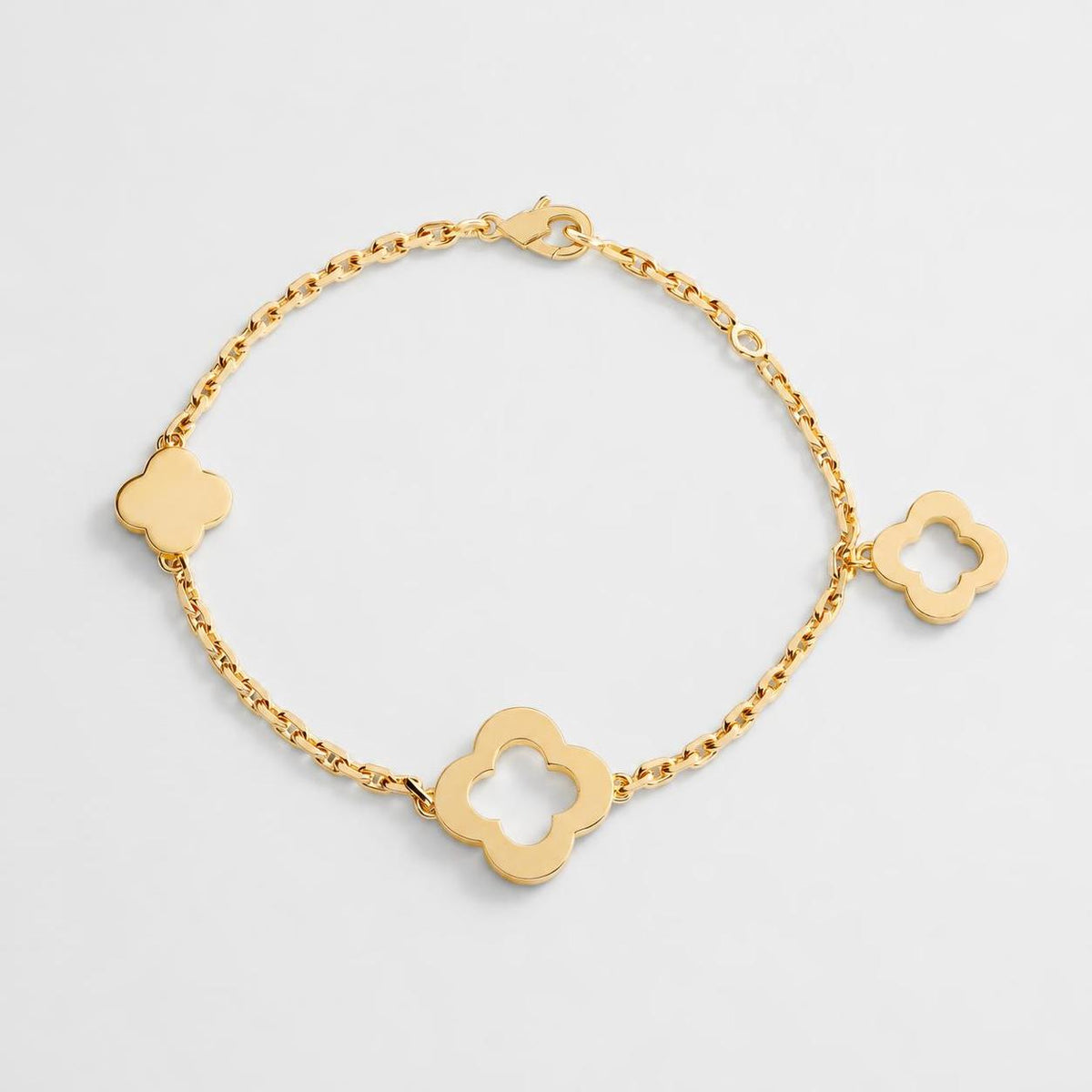 Van Cleef & Arpels Byzantine Alhambra 3 Motifs Bracelet 18K Yellow Gold