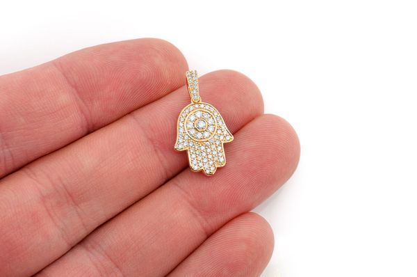 Pendentif diamant Hamsa 0,45 ct en or massif 14 carats