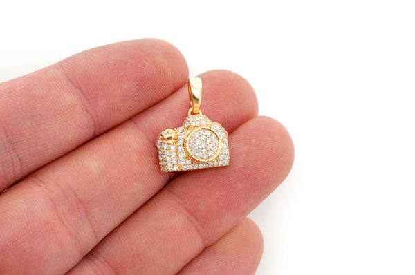 Pendentif caméra diamant 0,75 ct en or massif 14 carats