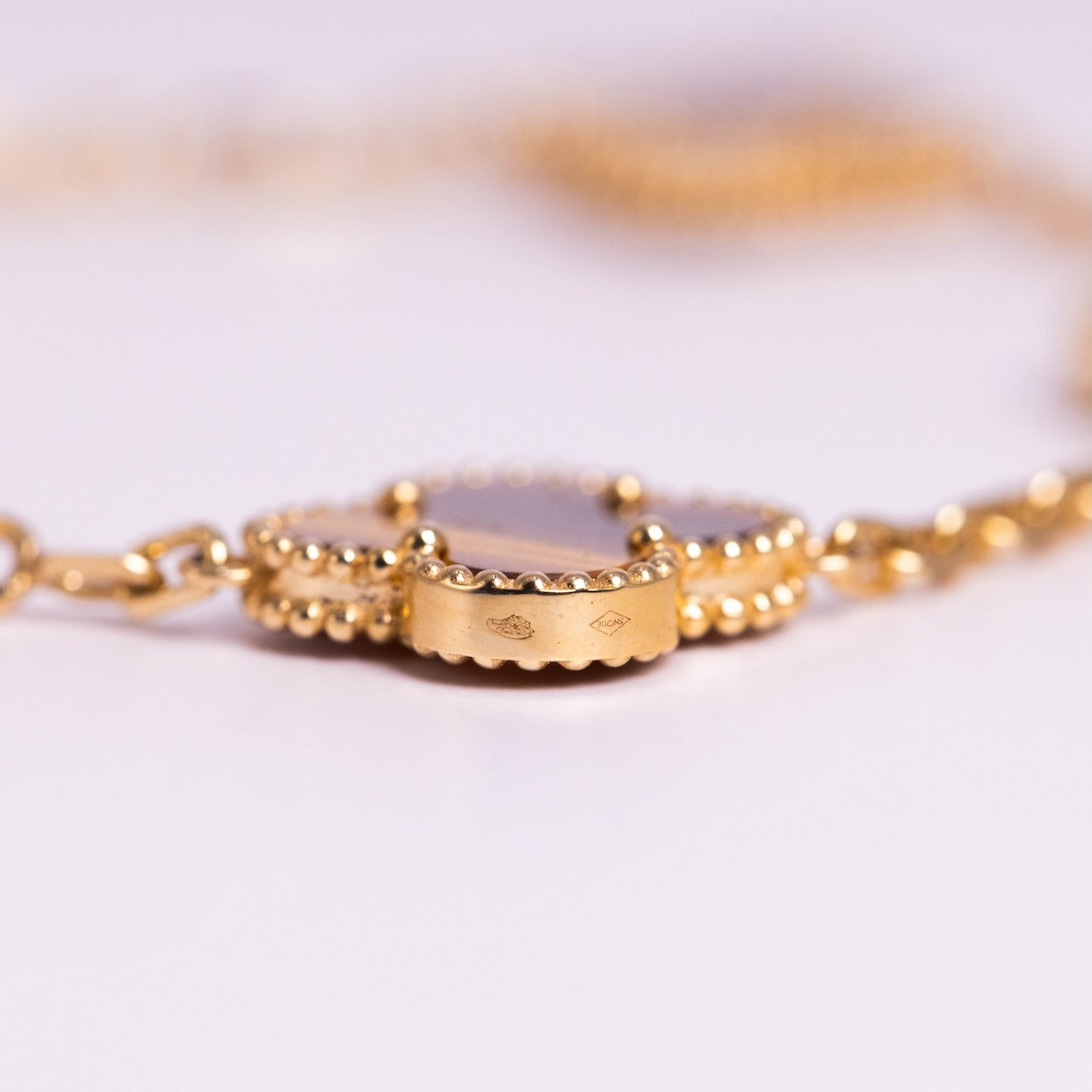 Van Cleef &amp; Arpels Pulsera Alhambra Vintage 5 Motivos Ojo de Tigre Oro amarillo de 18 quilates 