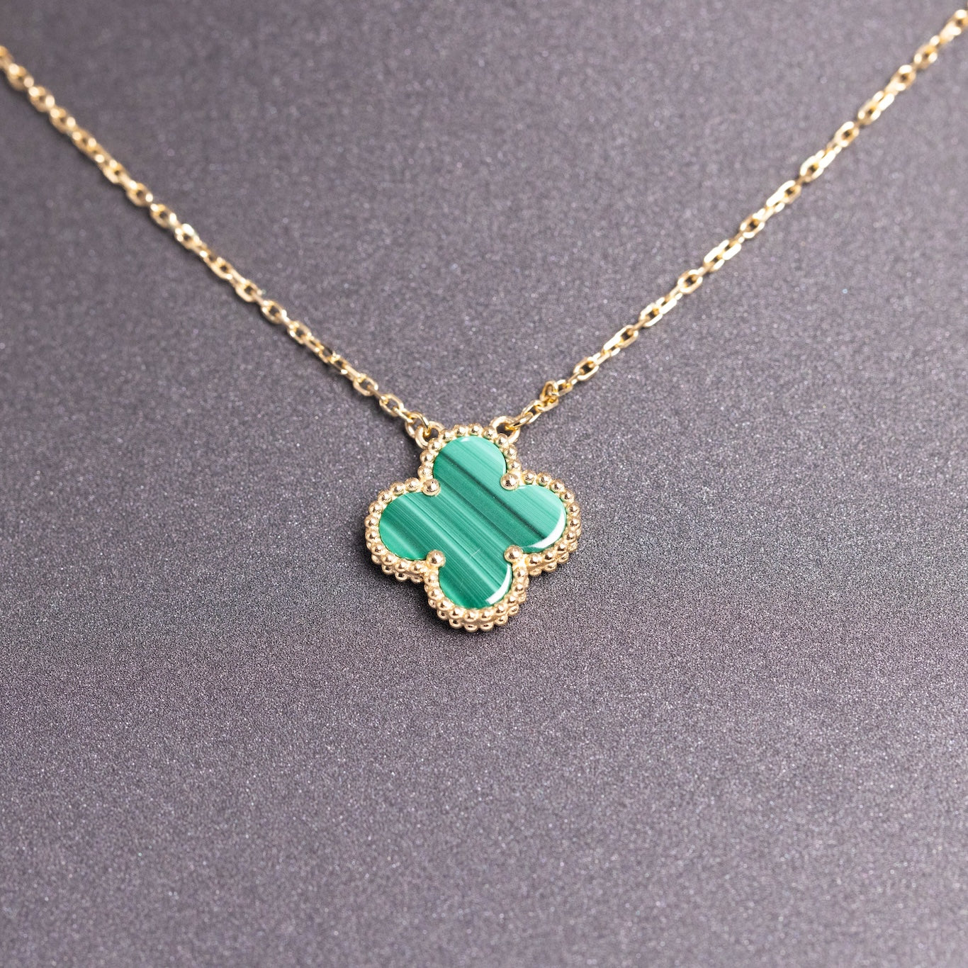 Van Cleef & Arpels Vintage Alhambra Pendant Malachite 18K Yellow Gold