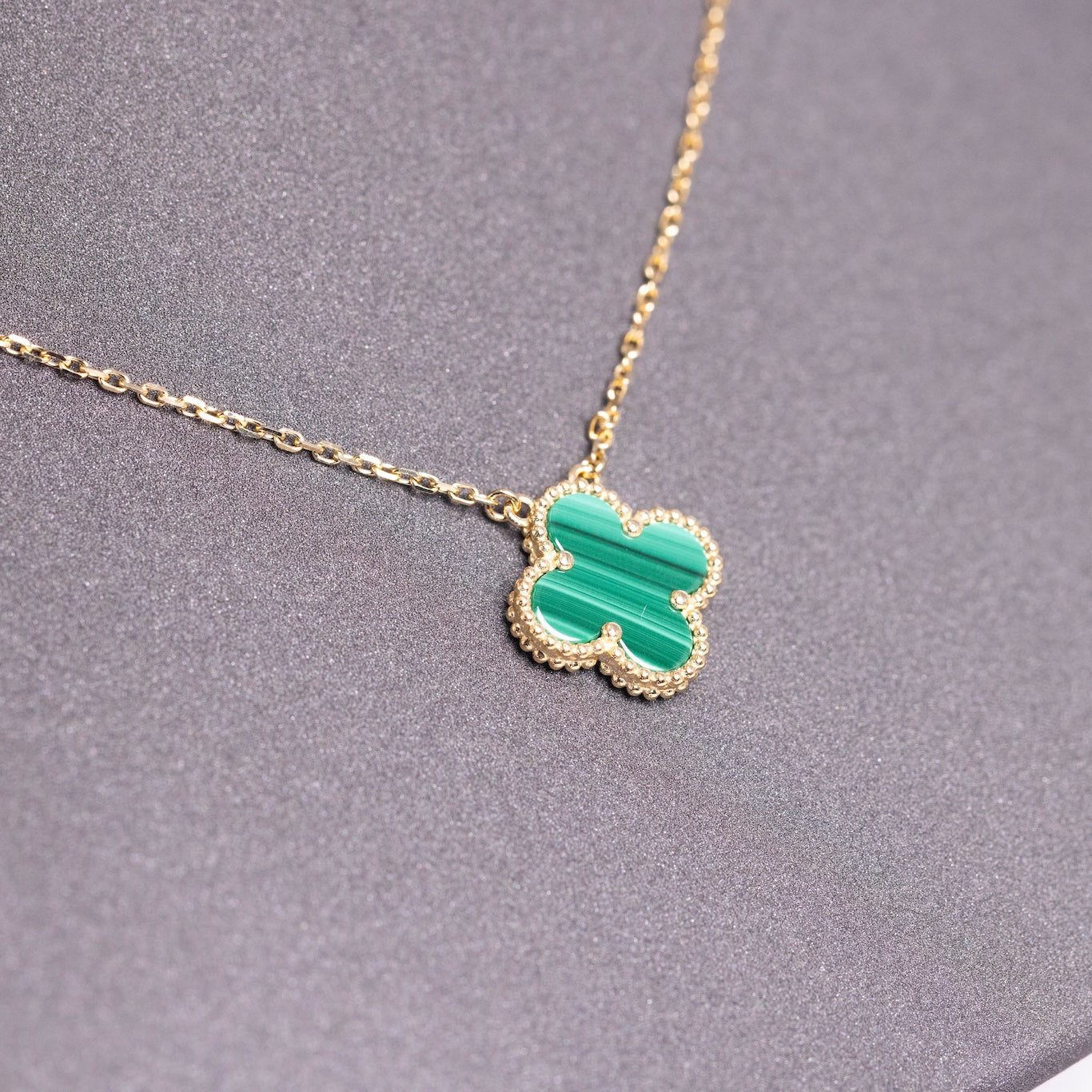 Van Cleef & Arpels Vintage Alhambra Pendant Malachite 18K Yellow Gold