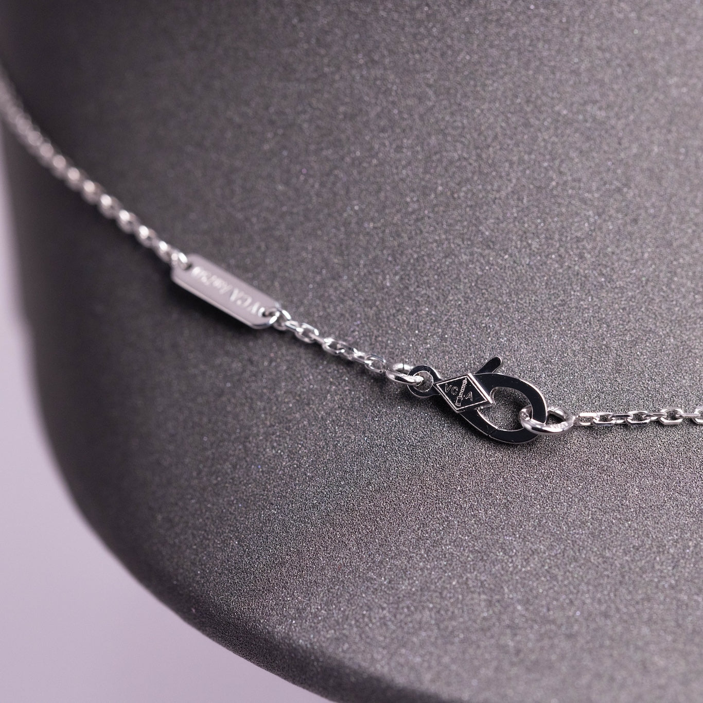 Van Cleef & Arpels Vintage Alhambra Pendant Mother-Of-Pearl 18K White Gold