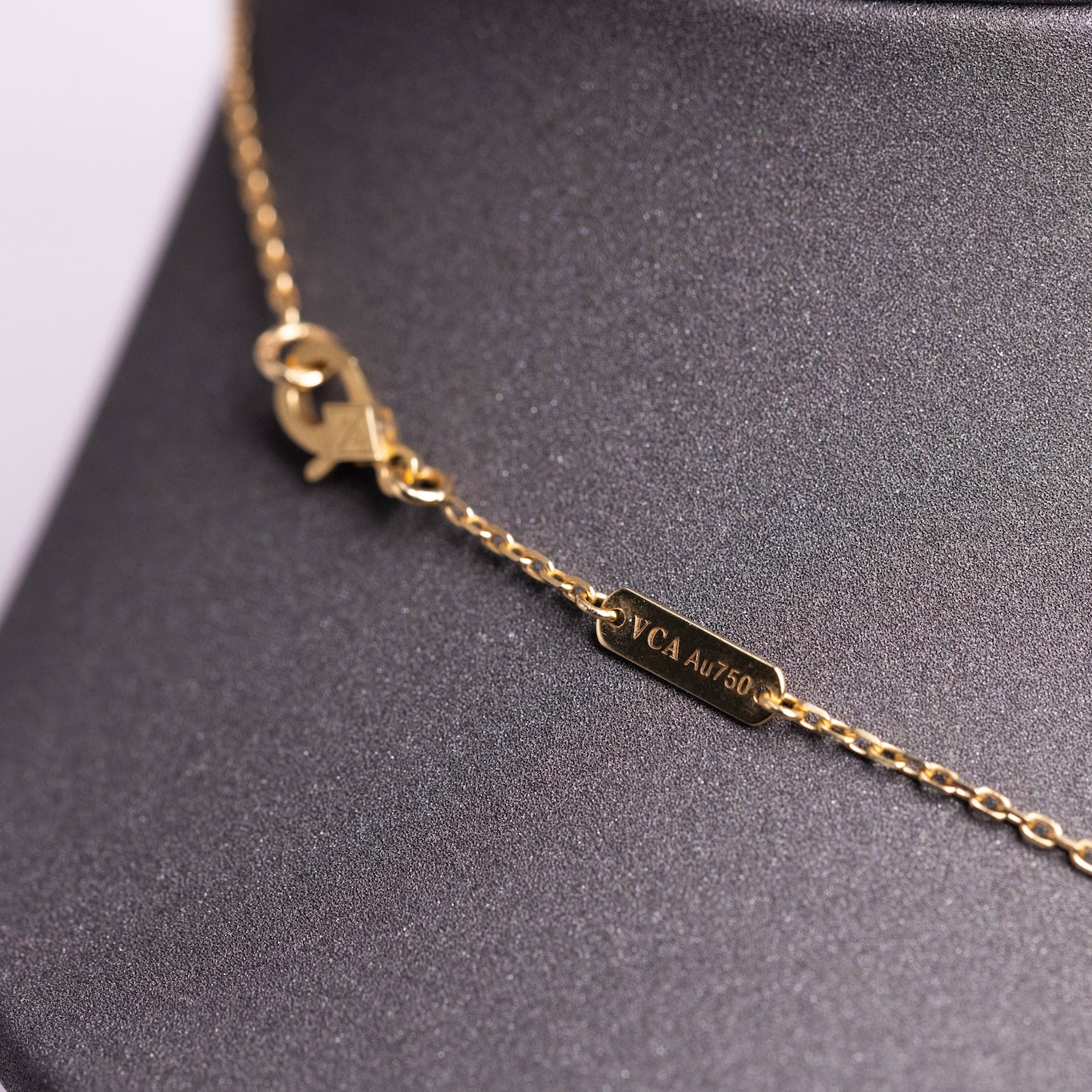 Van Cleef &amp; Arpels Vintage Alhambra Colgante Ónix Oro amarillo de 18 quilates 