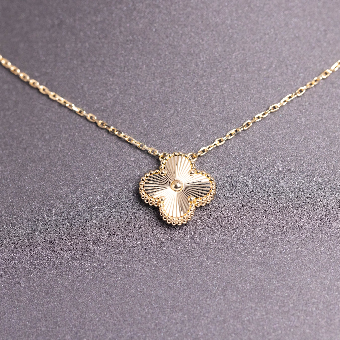 Van Cleef & Arpels Vintage Alhambra Pendant 18K Yellow Gold