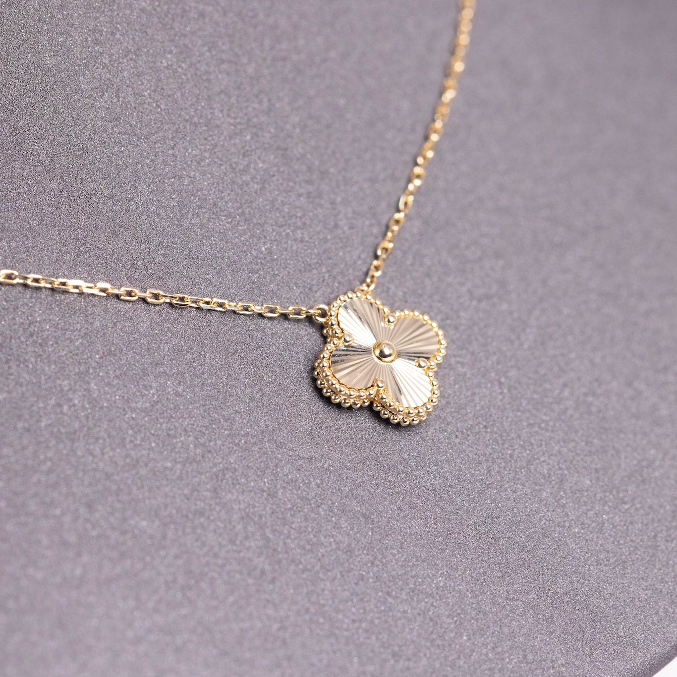 Van Cleef & Arpels Vintage Alhambra Pendant 18K Yellow Gold