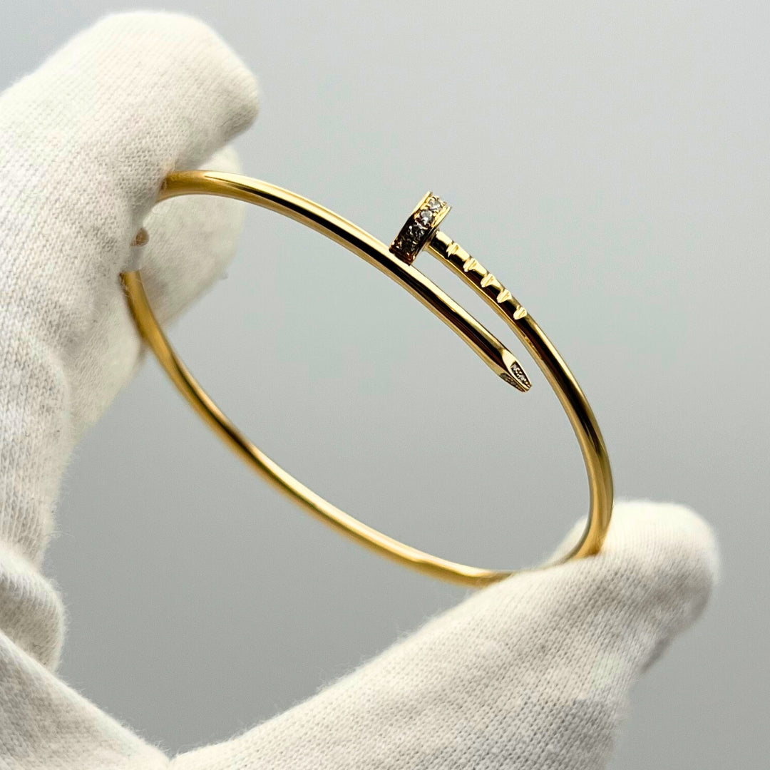 Pulsera Juste Un Clou con Clavos Pequeños en Oro Amarillo de 18 Quilates