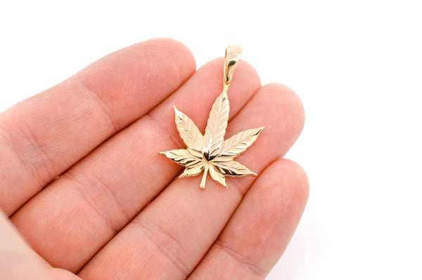 Erkals Jewellers Cannabis Leaf Pendant 18K Gold