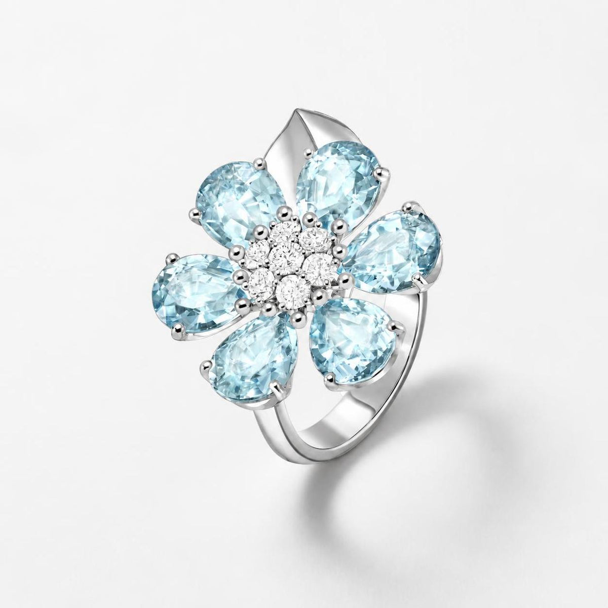 Van Cleef & Arpels Fleurs d'Hawaï Large Model Aquamarine Diamond Ring 18K White Gold