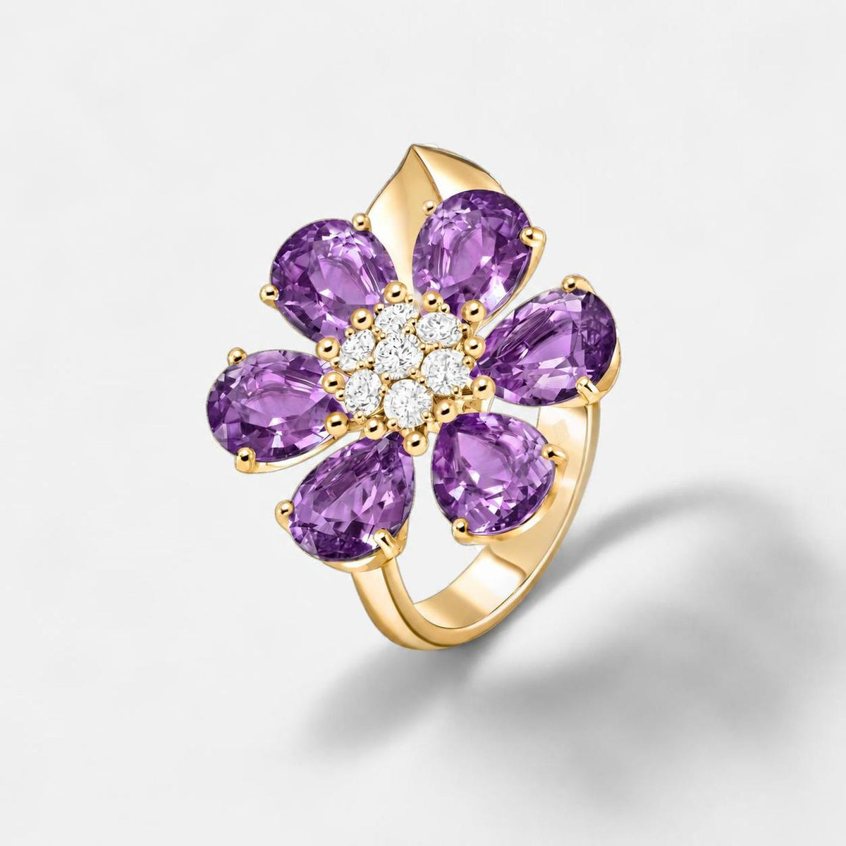 Van Cleef & Arpels Fleurs d'Hawaï Large Model Amethyst Diamond Ring 18K Yellow Gold